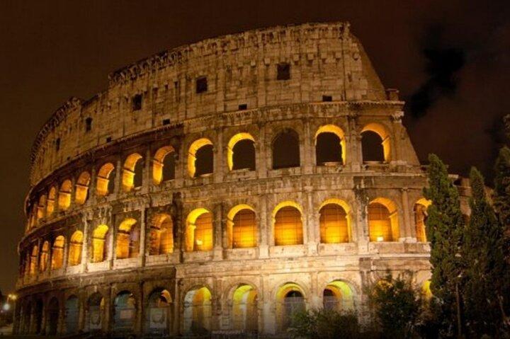 Roma de noche: visita guiada a pie de 2 horas