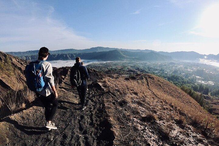バトゥール山の日の出トレッキング
