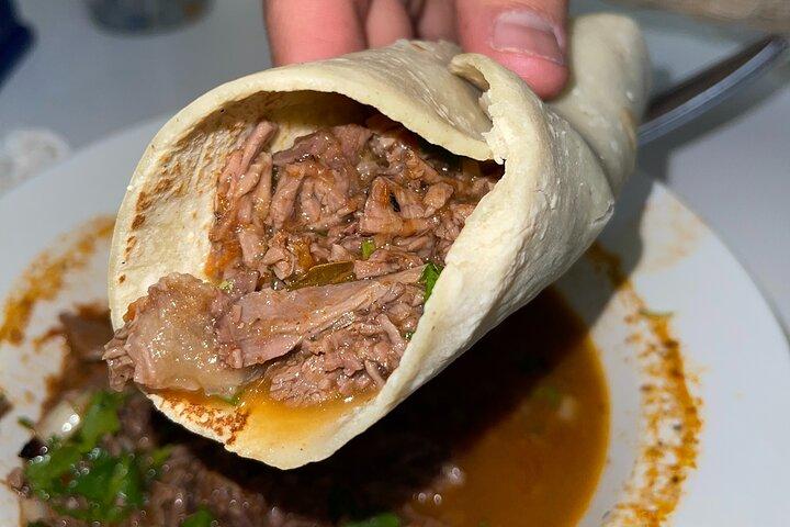 伝統的なメキシコ料理ツアー:マーケット&ローカルバリオ体験。