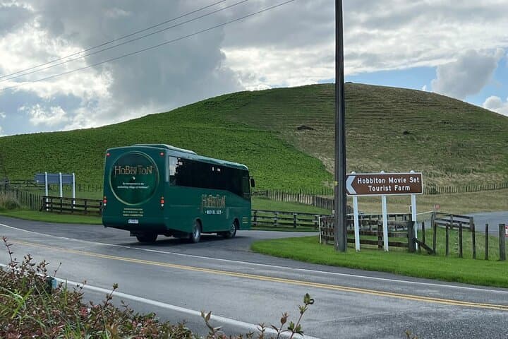 Private Round Trip Transport To Hobbiton From Auckland