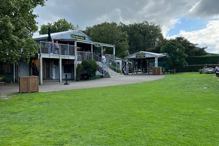 Private Round Trip Transport To Hobbiton From Auckland