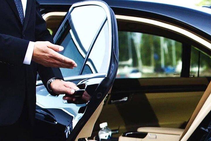 Privater Transfer von Paris nach CDG oder ORLY Flughäfen