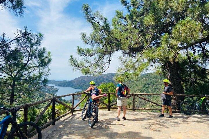 E-Mountain Bike & Wine Tour da Marbella alla Sierra Blanca