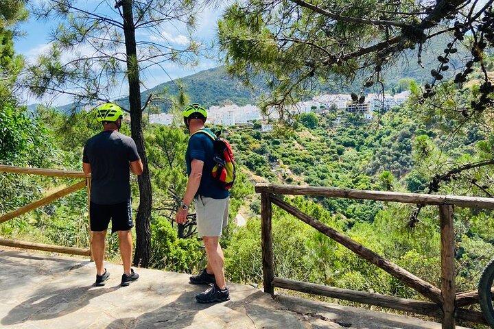 E-Mountain Bike & Wine Tour da Marbella alla Sierra Blanca