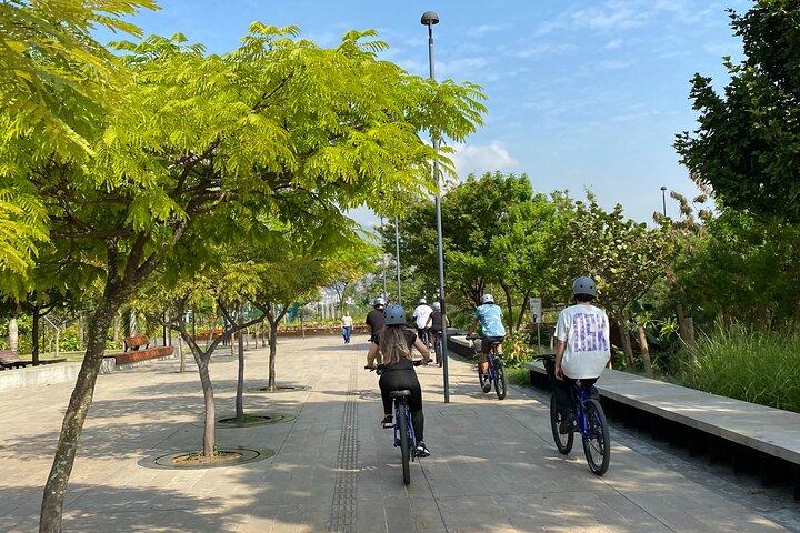 Bike City Tour Medellin With Snack and Organic Coffee