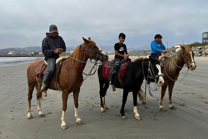 Ensenada City Tour su Ford T Replica e Beach Horse Back Riding