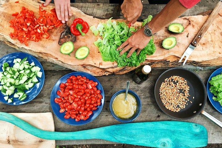 Corsi di cucina tradizionali indiani con la famiglia locale
