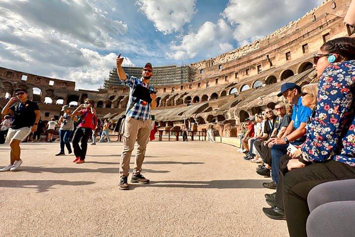 Coração Histórico de Roma: Coliseu à Via Sacra