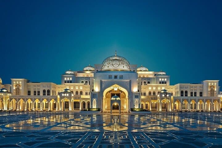 Private Abu Dhabi City Tour with Emirates Palace, Grand Mosque