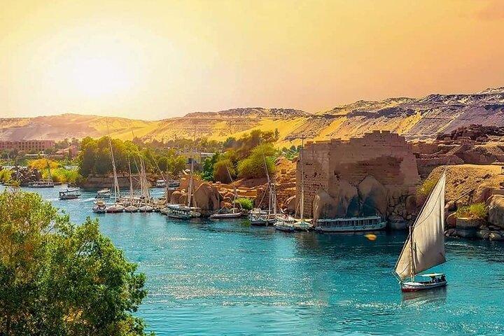 3 Noites 5* Deluxe Nile Cruise de Aswan para Luxor com Abu Simbel