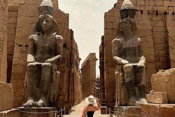 3 Noites 5* Deluxe Nile Cruise de Aswan para Luxor com Abu Simbel