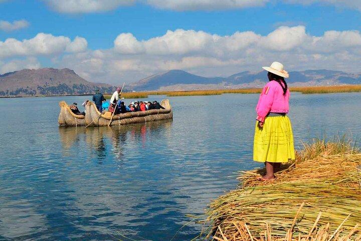 Excursão a Ilhas Uros-Taquile em barco de Puno com almoço.