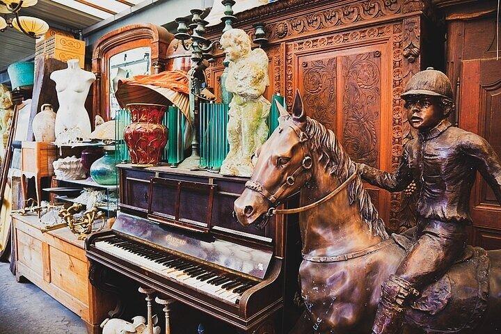 Visite privée du marché aux puces des Puces de Saint Ouen à Paris