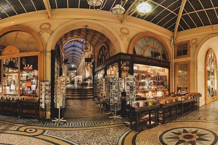 Visite privée du marché aux puces des Puces de Saint Ouen à Paris