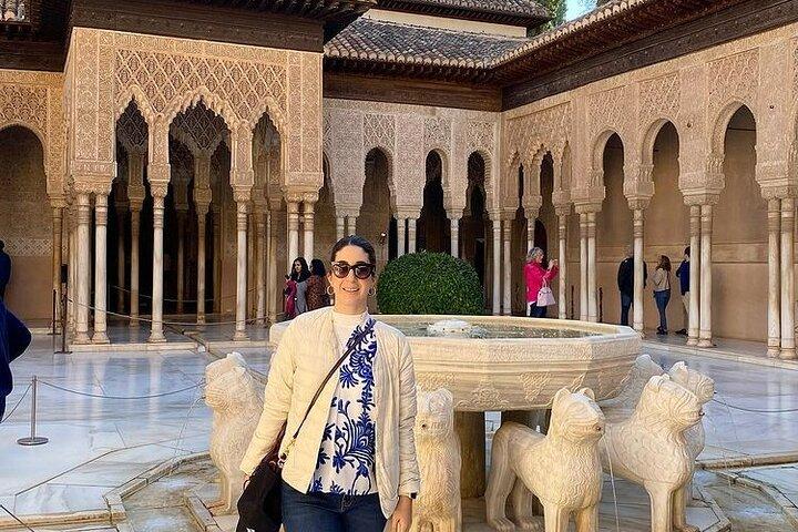 Alhambra Experience – Explore Nasrid Palaces & Generalife Gardens