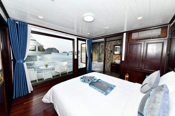 Sapphire Cruise Luxury Halong Bay Cruise Seaview Balcon Cabin