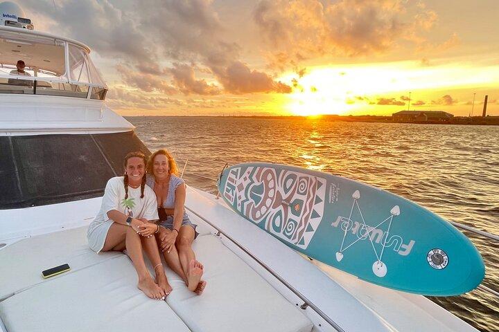 Cruzeiro privado de 3 horas ao pôr do sol em um iate de luxo de 50 pés com capitão
