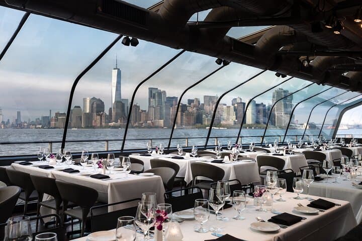 Bateaux New York Christmas Day Plated Brunch Cruise