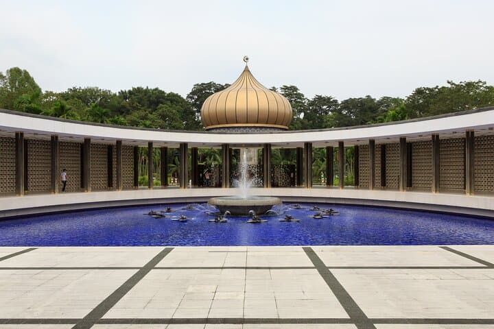 Kuala Lumpur International Airport Layover Tour
