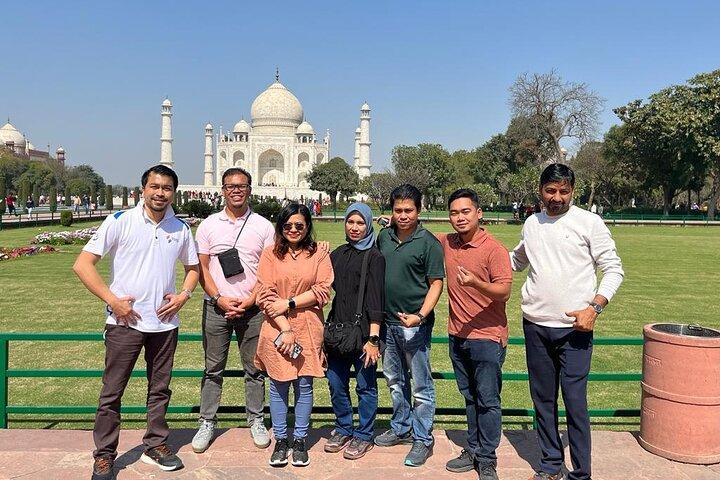 Private Taj Mahal & Agra Day Trip med bil med en licenseret guide