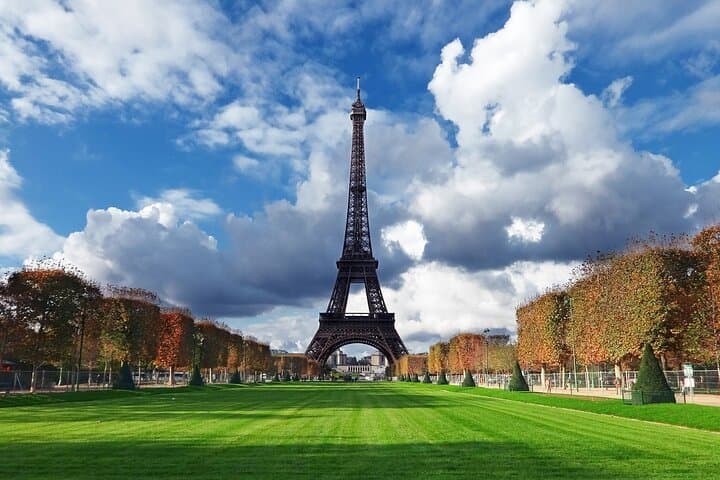 Paris : Private Custom Walking Tour with A Guide (Private Tour)