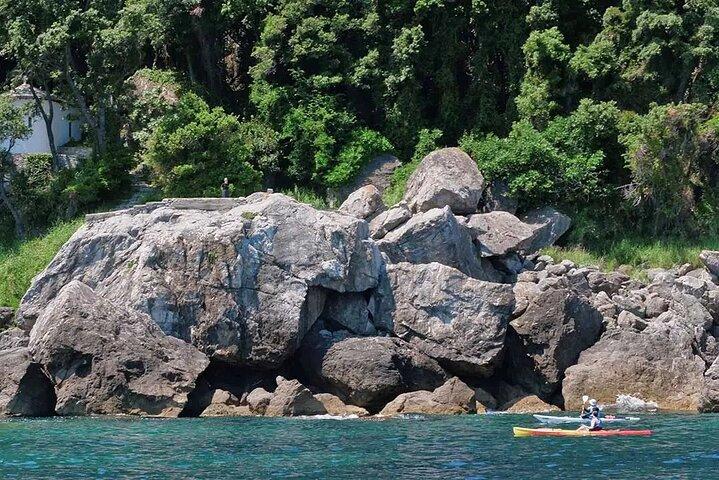 Pelion Sea Kayak Tour "A caverna secreta"