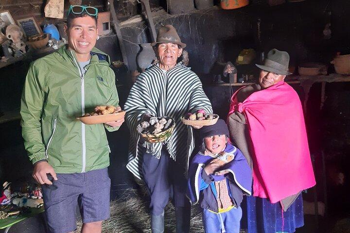 Hele dag Quilotoa Crater Lake Andes Cultuur Natuur Zachte wandeling