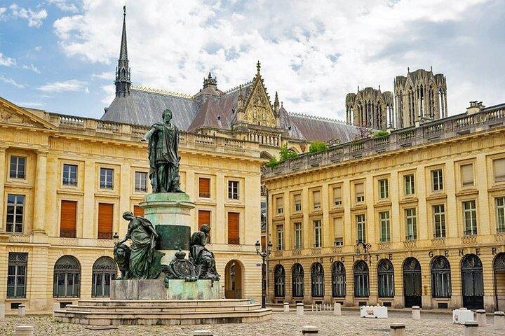 Privat overførsel: Paris Lufthavn CDG til Reims / Champagne med varevogn