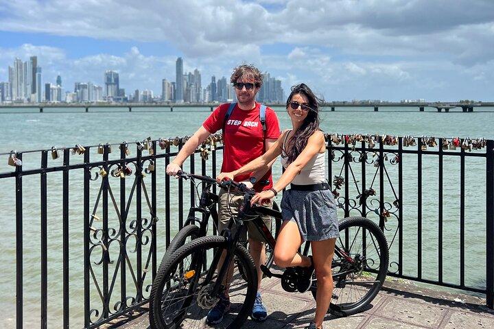 Bike tour in Old City and Panama City with local markets