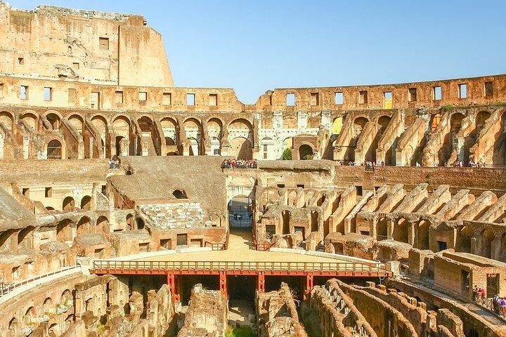 Coração Histórico de Roma: Coliseu à Via Sacra