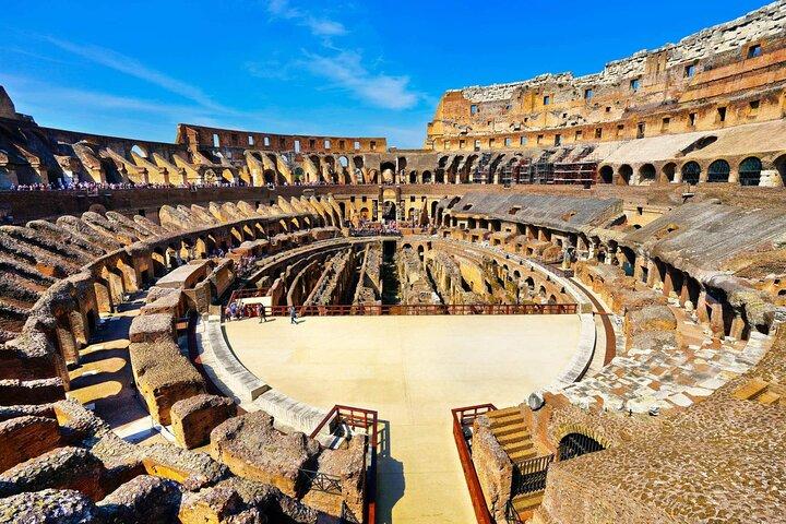 Coração Histórico de Roma: Coliseu à Via Sacra