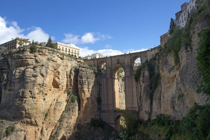 Privétour naar Ronda en Setenil de las Bodegas vanuit Sevilla