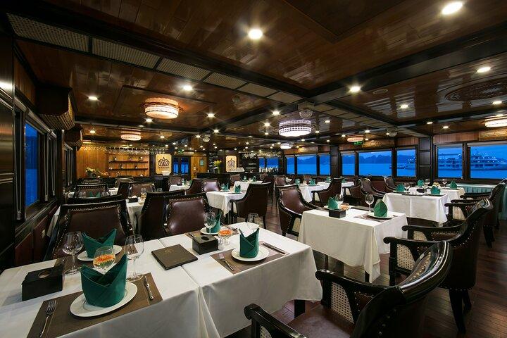 La Regina Royal Cruise Bahía de Halong 2 días 1 noche: comidas, cueva e isla