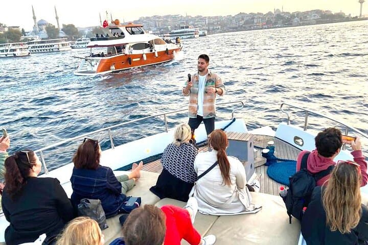 Bosphorus Guided Luxury Yacht Cruise with Live Guide (2 Hours)