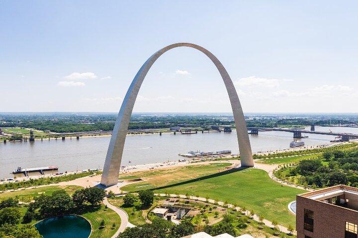 Tour di St Louis Arch e River Cruise per piccoli gruppi