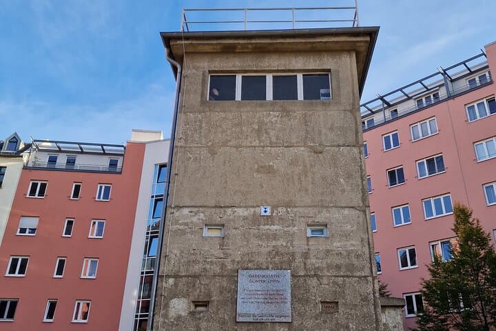 Walking on the Wall: 3-Hour Tour in Berlin