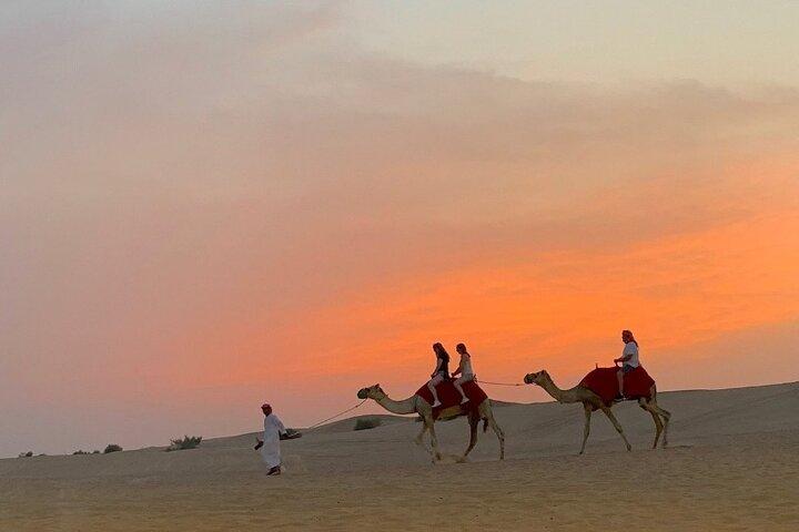 Safari dans le désert de Dubaï au lever du soleil