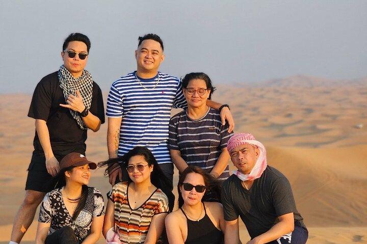 Dubai Desert Safari Experience con cena barbecue a buffet dal vivo