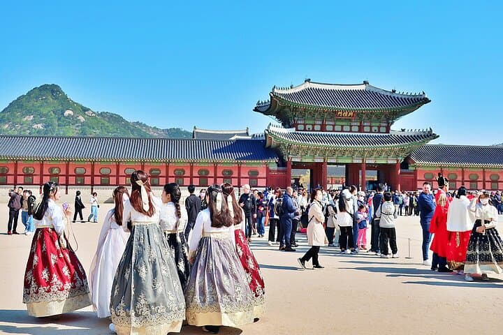 Small-Group Seoul Tour with Gyeongbokgung Palace (hotel pick-up)