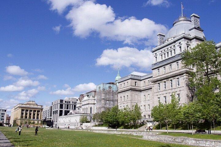 Old Montreal: Private History Walking Tour with Tastings