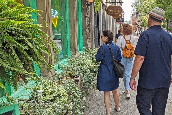 Old Montreal: Private History Walking Tour with Tastings