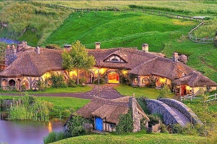 A magical day tour : Hobbiton, Blue Springs, and Waitomo Caves