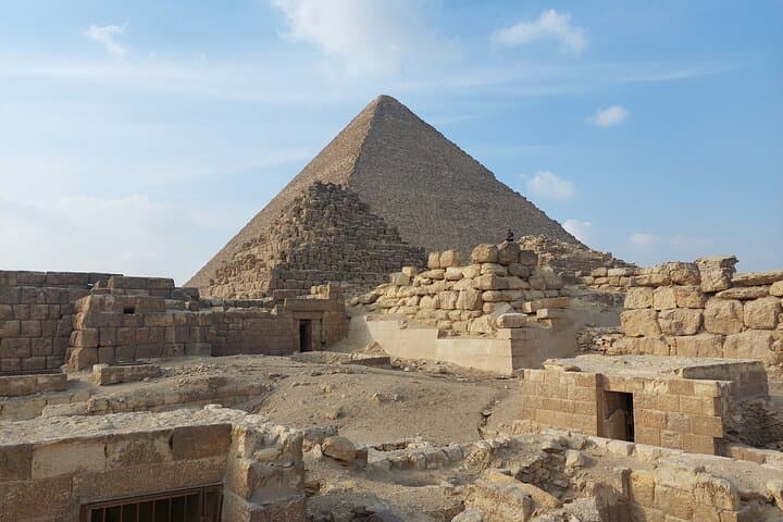 Private Day Tour to Giza Pyramids , Saqqara and Memphis