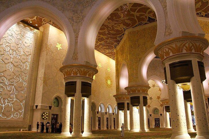 Abu Dhabi Qasr Alwatan ed Etihad Towers Tour da Dubai