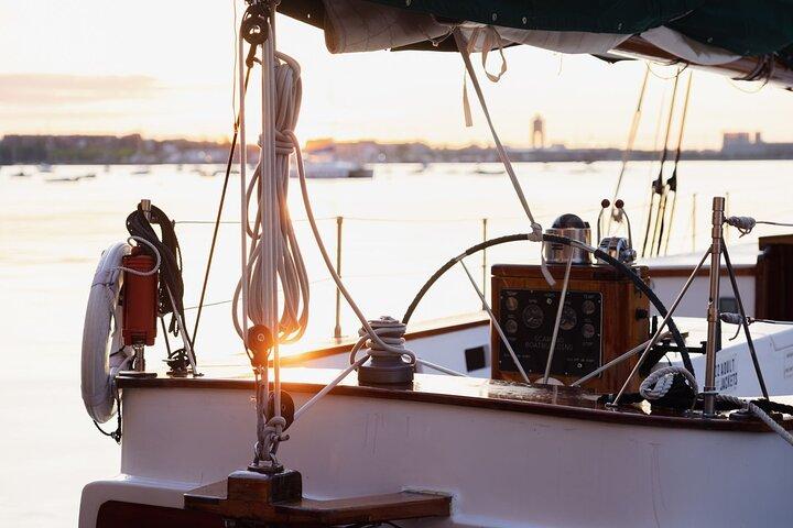 Boston Harbor Sunset Sejltur