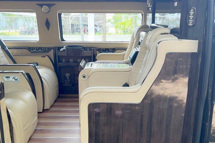 Retourvervoer per limousineshuttle vanuit Hanoi