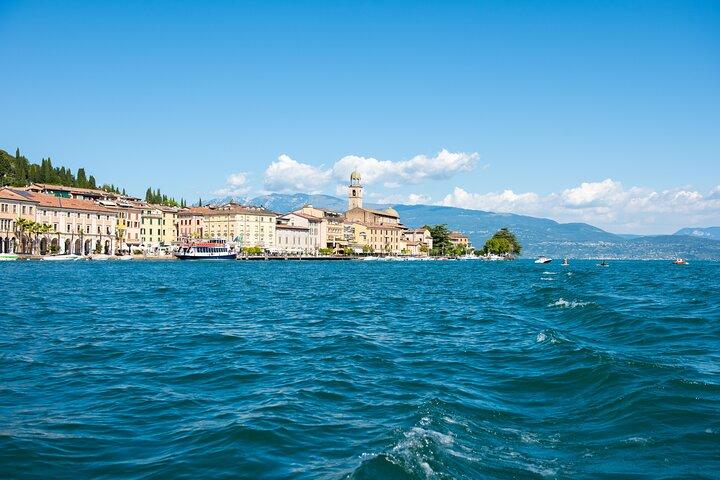 Desenzano: Båttur till Isola del Garda och Salòbukten