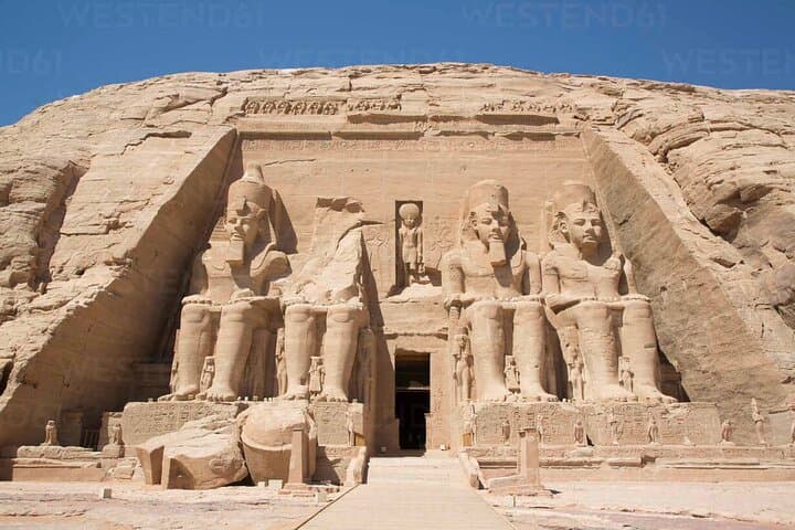 Private Day Trip to Abu Simbel Temple with Guide from Luxor