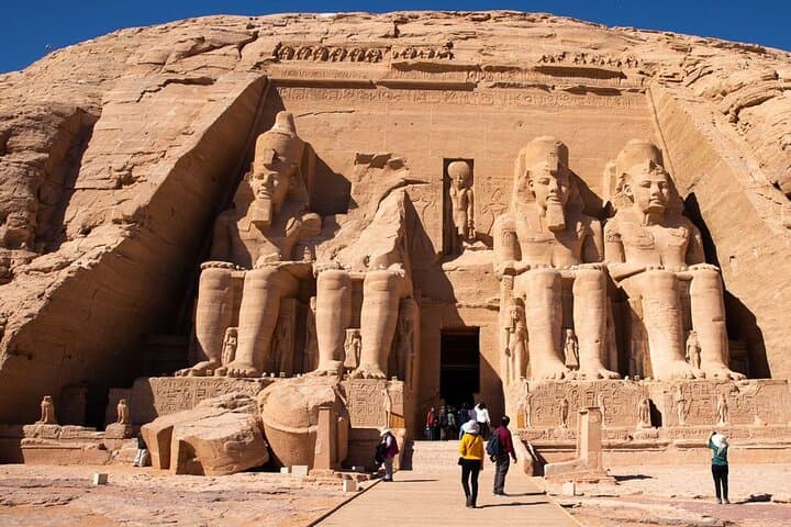 Private Day Trip to Abu Simbel Temple with Guide from Luxor