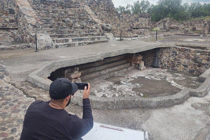 Private Tour with local guide to Teotihuacan